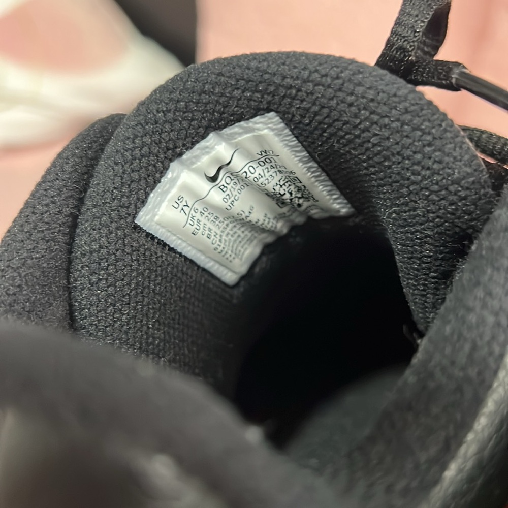 Nike Kyrie Flytrap 3 - Black & White Sneakers - GS 7Y - Picture 4 of 11